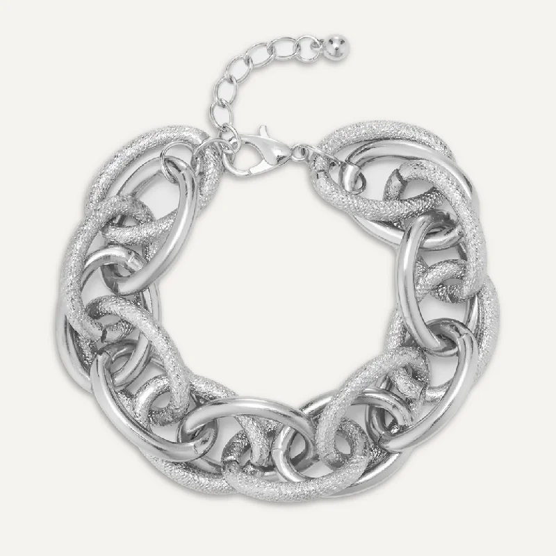 Contemporary Chain-Link Clasp Bracelet In Silver-Tone